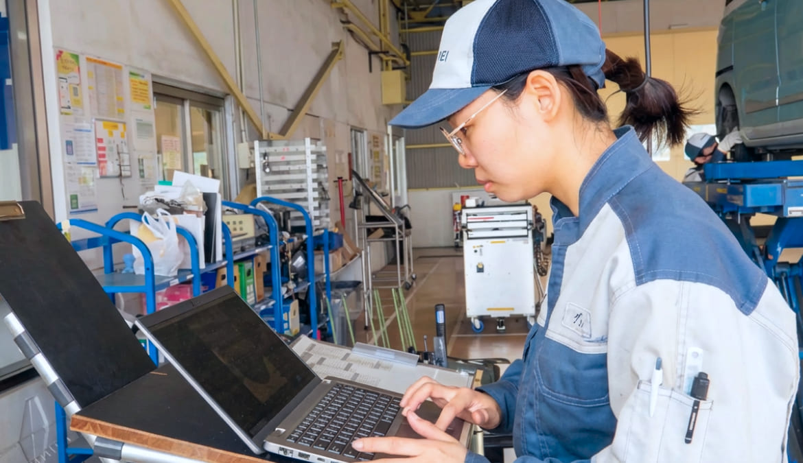 多言語字幕で学習しているイメージ