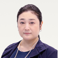 伊奈 友子氏